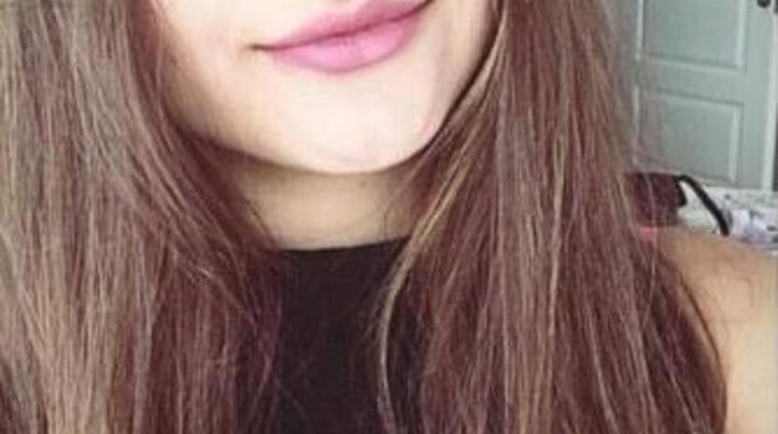 Otomobil &ccedil;arptığı &uuml;niversite &ouml;ğrencisi hayatını kaybetti