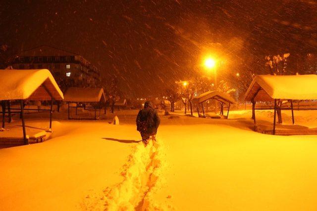 Bitlis’te okullar 1 gün tatil edildi