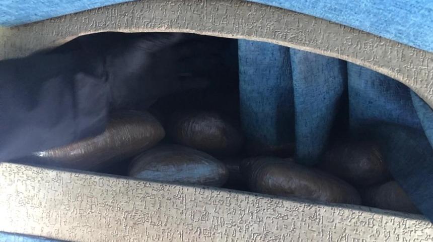 Van’da bir minibüste 73 kilo toz esrar ele geçirildi