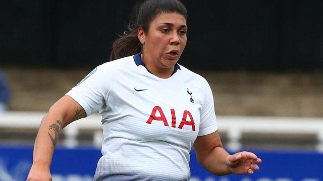 Tottenham'da oynayan Renee Hector ırkçılığa maruz kaldığını açıkladı