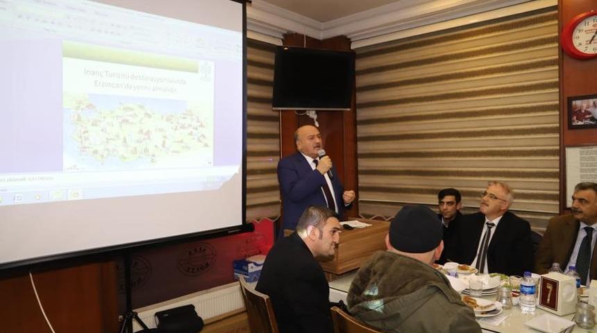 Erzincan&rsquo;da &ouml;rt&uuml; altı sebze yetiştiriciliğinin yaygınlaştırılması ele alındı