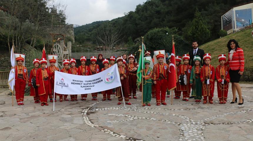 &Ccedil;ocuk mehteran takımı g&ouml;n&uuml;lleri fethediyor