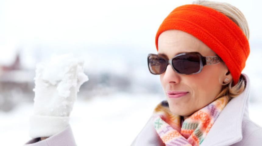 Kış aylarında g&uuml;neş g&ouml;zl&uuml;ğ&uuml; kullanın!