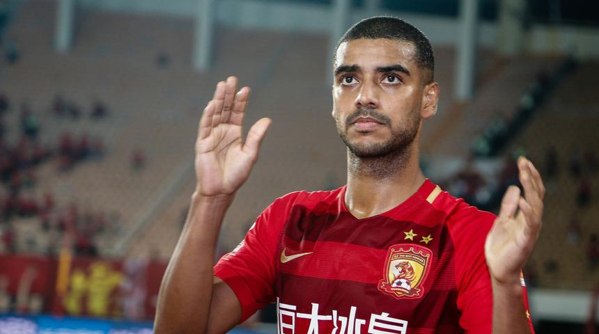 Galatasaray'ın gündemindeki Alan'ın Guangzhou Evergrande ile sözleşme uzattığı iddia edildi