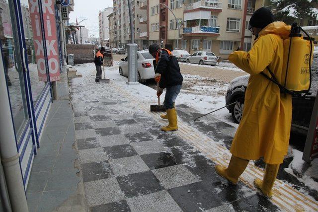 Sungurlu Belediyesi’nden kar ile mücadelede özel solüsyon