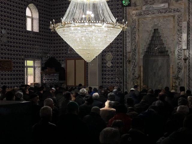 Güneş enerjisiyle kendi elektriğini üreten cami, fazla enerjiyi satıyor