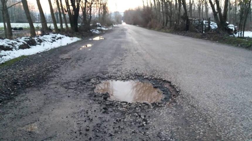 Vatandaşlardan bozuk yol tepkisi