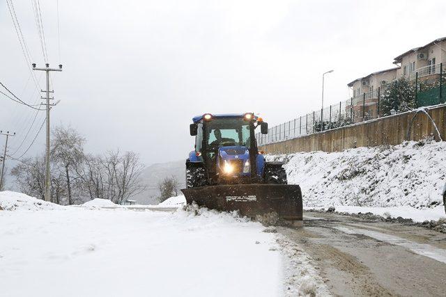 Sapanca’da kar küreme çalışmaları