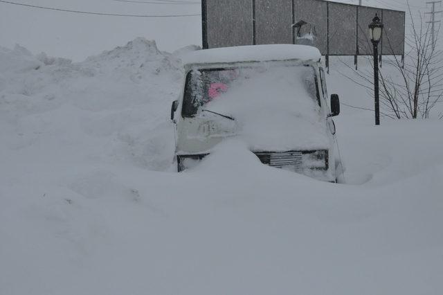 Van, Bitlis ve Hakkari'de 658 yerleşim biriminin yolu kardan kapalı