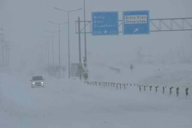 Van, Bitlis ve Hakkari'de 658 yerleşim biriminin yolu kardan kapalı