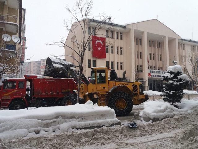 Hakkari’de karla mücadele çalışması