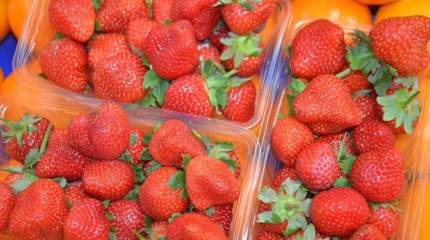 Yaz meyvesi &ccedil;ileğin kilosu 20 lira