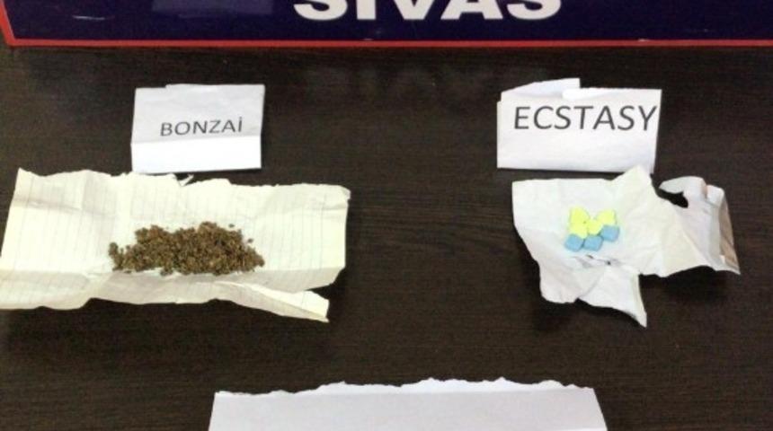 Aranan 73 kişi Sivas&rsquo;ta yakalandı