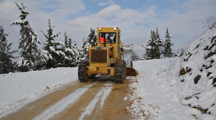 Karla m&uuml;cadele &ccedil;alışmaları kesintisiz s&uuml;r&uuml;yor