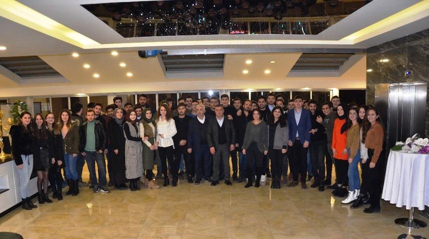 Başkan Top&ccedil;u, Isparta&rsquo;da okuyan Demreli &ouml;ğrencilerle buluştu