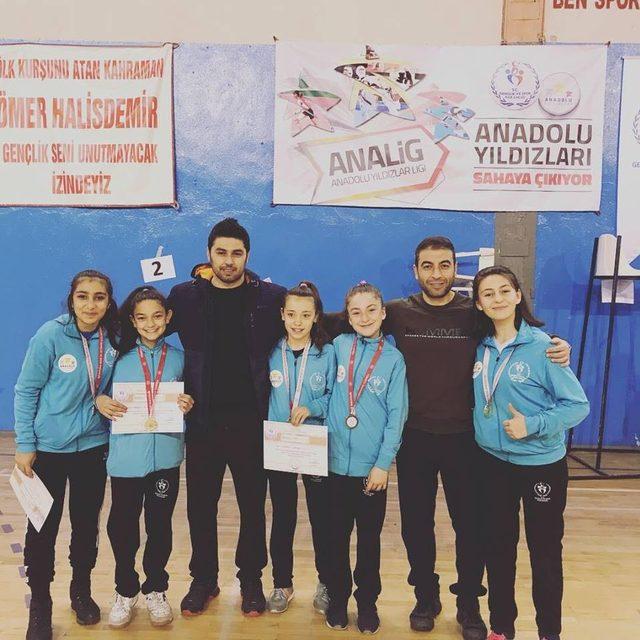 Analig’de bir başarı da Badminton’dan