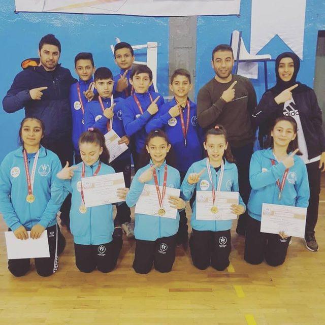 Analig’de bir başarı da Badminton’dan