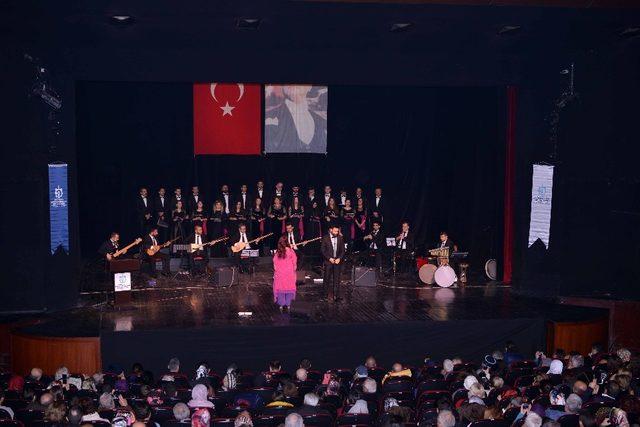 Kocaeli türküleri konserde seslendirildi