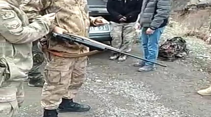 Ka&ccedil;ak avcılar su&ccedil;&uuml;st&uuml; kakalandı