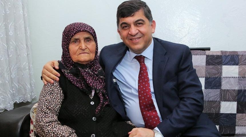 Fadıloğlu, ziyaretleriyle g&ouml;n&uuml;lleri kazanıyor