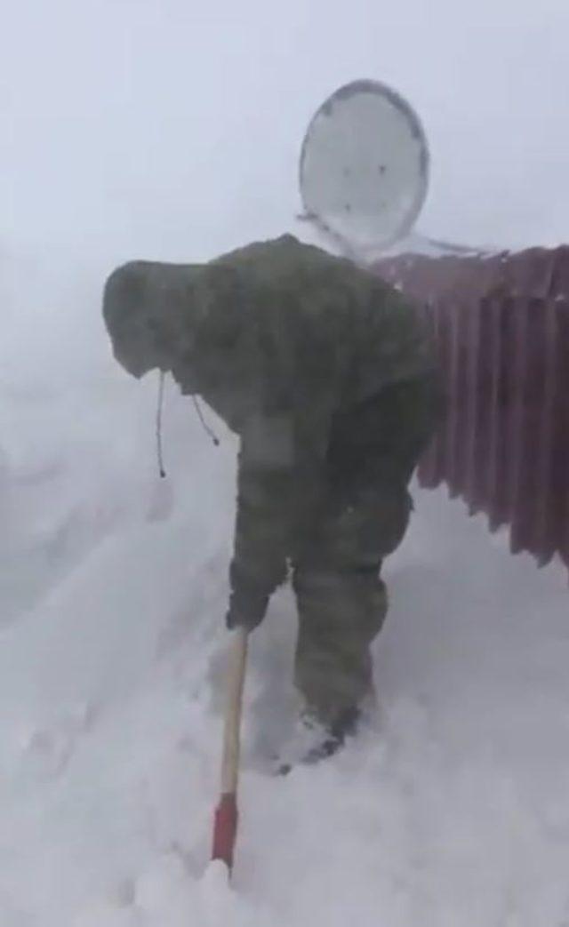 Komutanlıktan 'kar kış yok terörle mücadele' paylaşımı