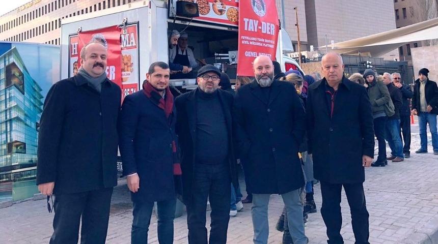 Fethi Sekin ve Musa Can anısına lokma d&ouml;kt&uuml;rd&uuml;ler