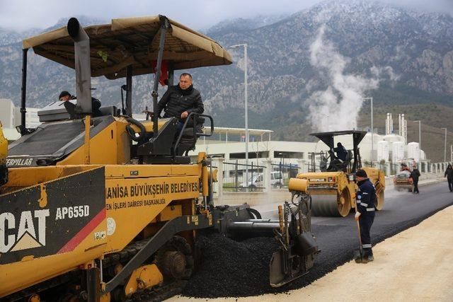 Manisa Şehir Hastanesi’nde asfalt uygulamasına başlanıldı