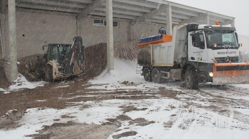 İncesu Belediyesinde karla mücadele çalışmaları sürüyor