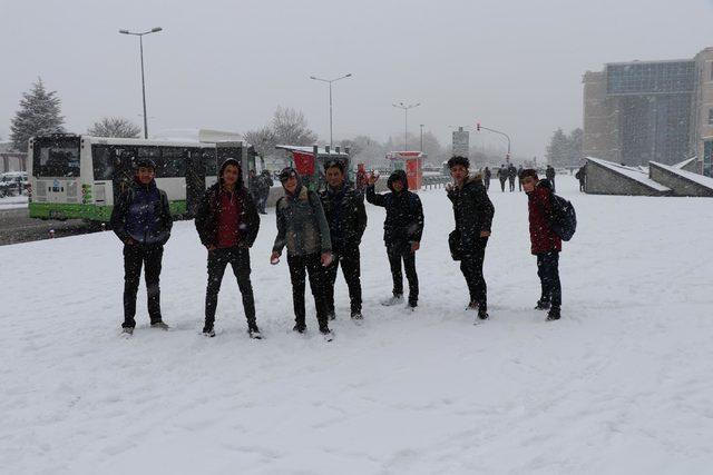 Kayseri'de eğitime kar engeli