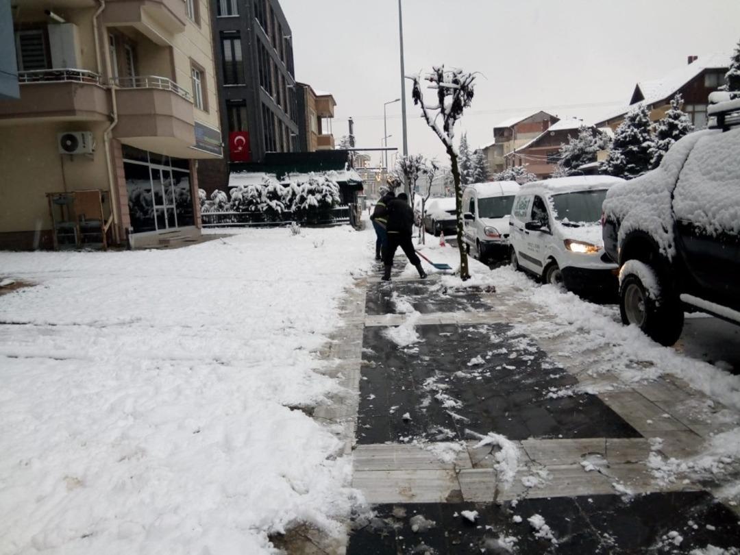 125 personelle karla m&uuml;cadele devam ediyor