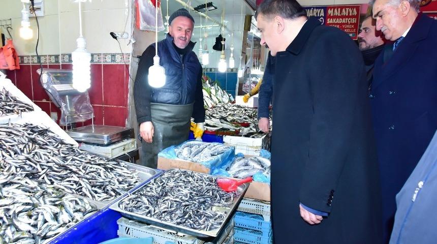 Başkan G&uuml;rkan, &ccedil;arşı esnafını ziyaret etti