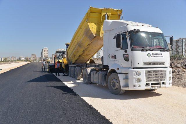 Diyarbakır’da 1 milyon 250 bin ton sıcak asfalt ile rekor kırıldı