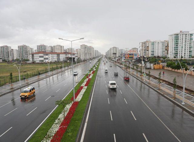 Diyarbakır’da 1 milyon 250 bin ton sıcak asfalt ile rekor kırıldı