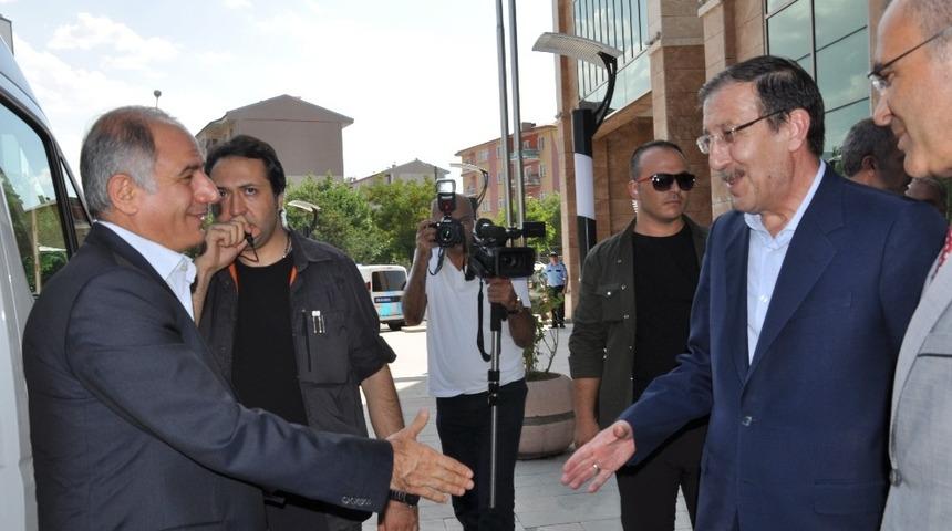 Paland&ouml;ken Belediyesinde Efkan Ala&rsquo;ya vefa