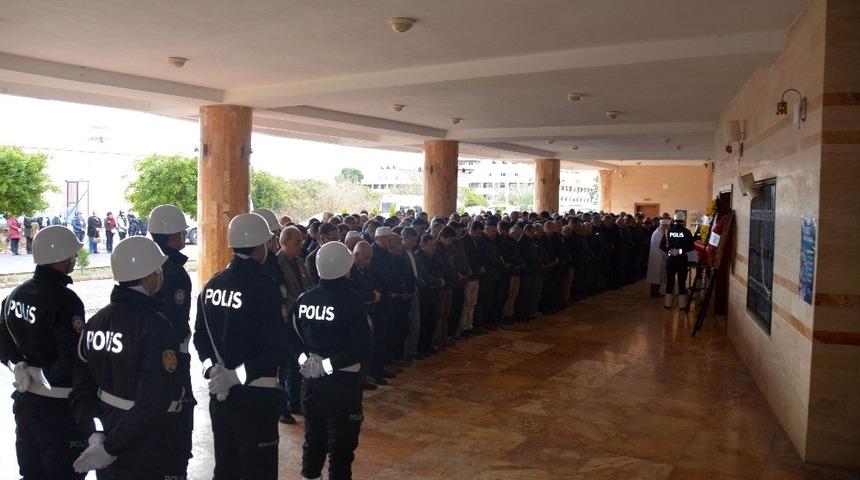 Emekli Emniyet M&uuml;d&uuml;r&uuml; son yolculuğuna uğurlandı