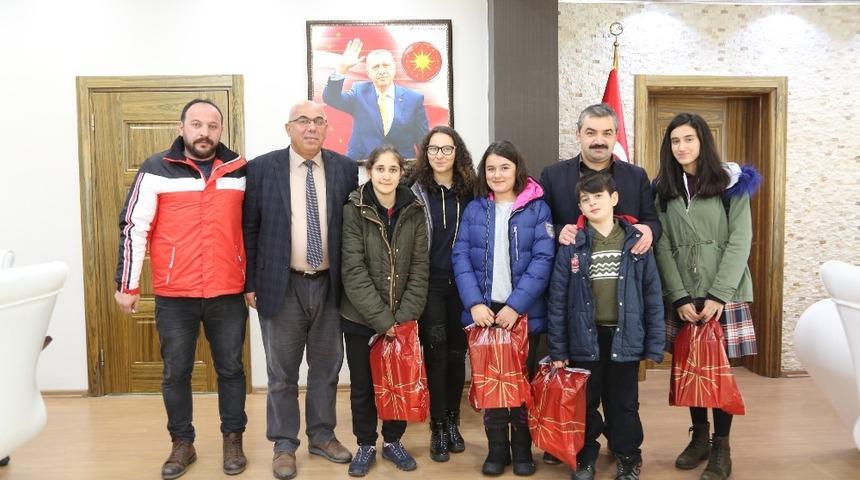 Kayak sporcuları Develi Belediyesini ziyaret etti