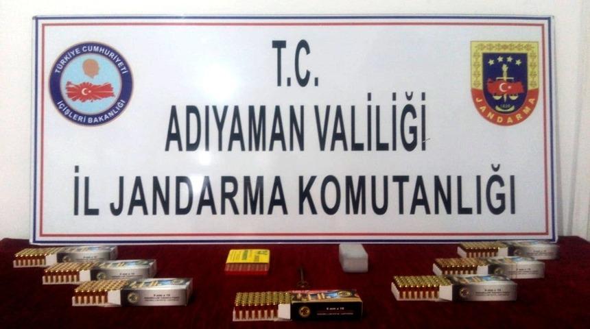 &Ccedil;iğk&ouml;fte paketlerine gizlenmiş mermi ve fişek ele ge&ccedil;irildi