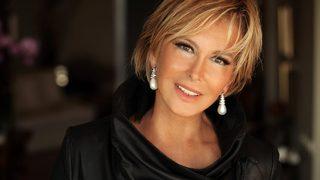 Filiz Akın'dan hayranlarını sevindiren haber