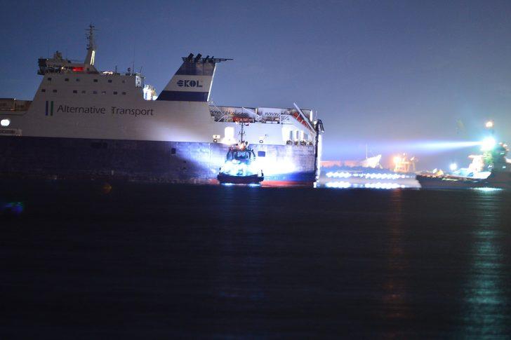Çanakkale Boğazı'nda yük gemisinde yangın! Çok sayıda römorkör sevk edildi G2