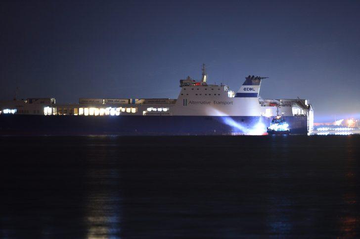 Çanakkale Boğazı'nda yük gemisinde yangın! Çok sayıda römorkör sevk edildi G1