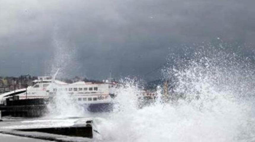 Olumsuz hava şartları deniz trafiğini vurdu! İDO ve BUDO'da sefer iptalleri