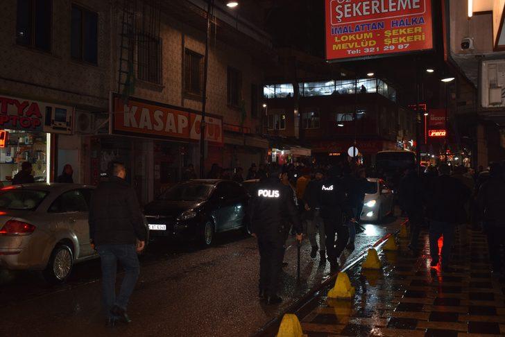 Sopa ve demir çubuklar havada uçuştu! Çok sayıda yaralı var! G3