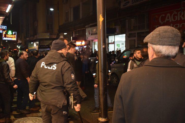 Sopa ve demir çubuklar havada uçuştu! Çok sayıda yaralı var! G1