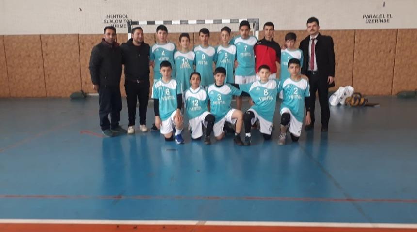 Bir hoca iki takım; Şampiyon Aşkale...