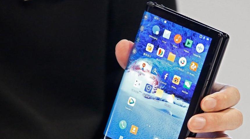 Royole şirketi FlexPai isimli katlanır telefonu tanıttı... Herkesi şaşkına çevirdi!