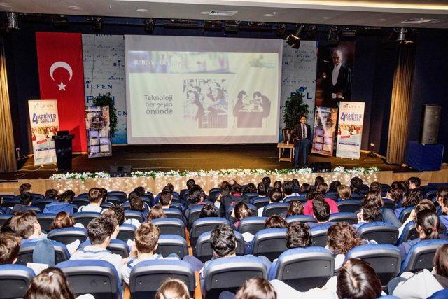 Rektör Prof. Sabuncuoğlu’ndan Lise Öğrencilerine Kariyer Semineri