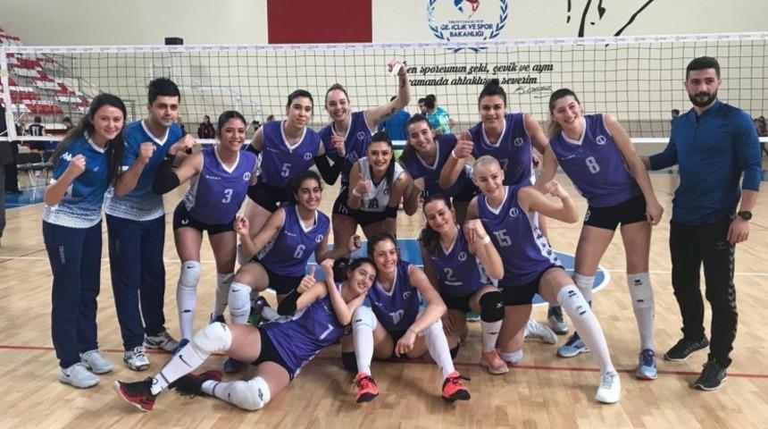 Anadolu &Uuml;niversitesi Bayan Voleybol Takımı ve sporcuları haftanın Altın Karması&rsquo;nda