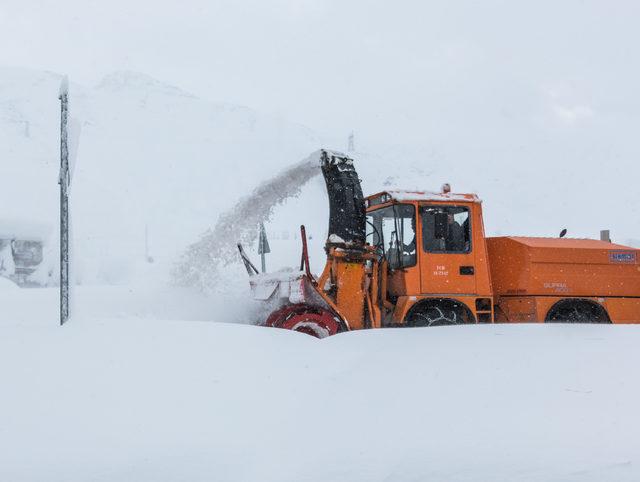 Van, Bitlis ve Hakkari'de 970 yerleşim biriminin yolu kapalı