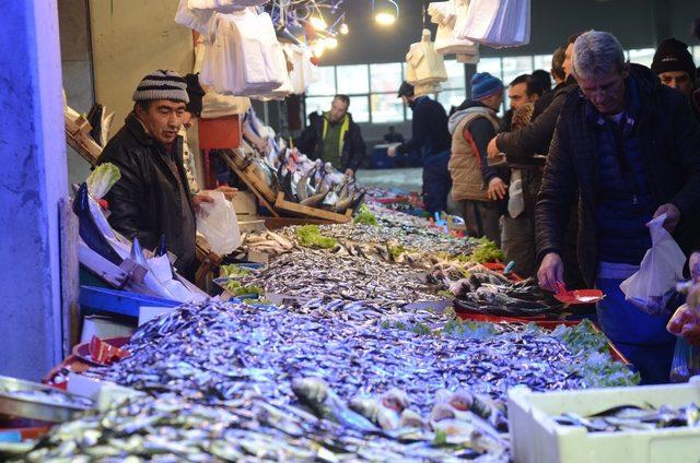 Balık pazarı denetlendi