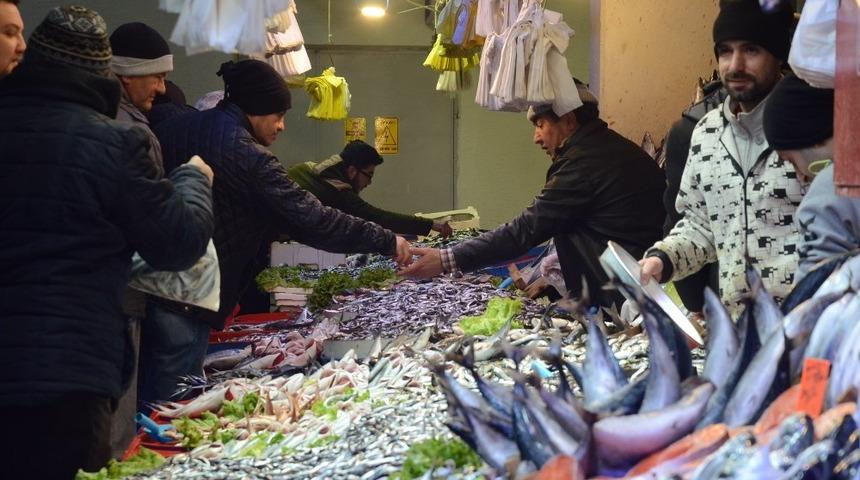 Balık pazarı denetlendi